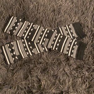 Baby leggings -gray and white geometric design